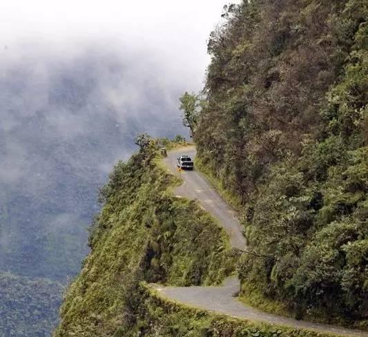 黄山狮石公路 狮石公路从长陔岭走石门林场冷水洼护林点经狮峰凹进入