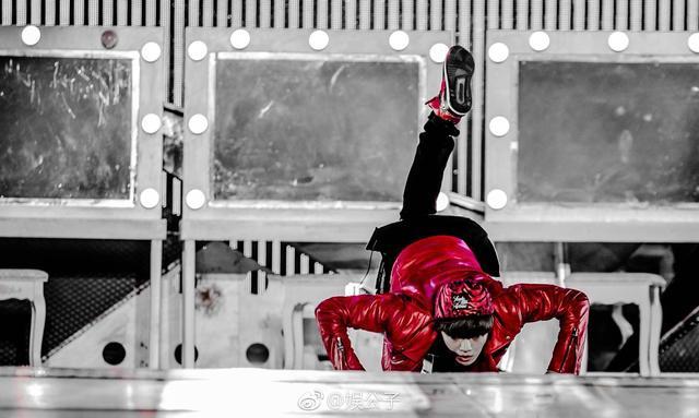 鹿晗蝎子舞,张艺兴转体,嘉尔空翻