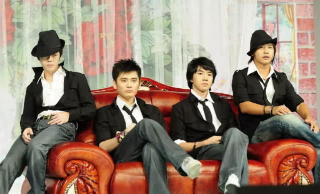 之后再2009年4月份的时候,至上励合的韩国成员金恩圣加入了天天向上