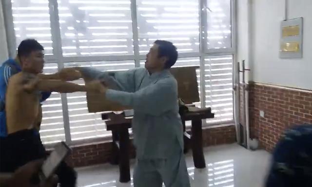 格斗狂人再次羞辱太极大师马保国，网友：我也能成大师