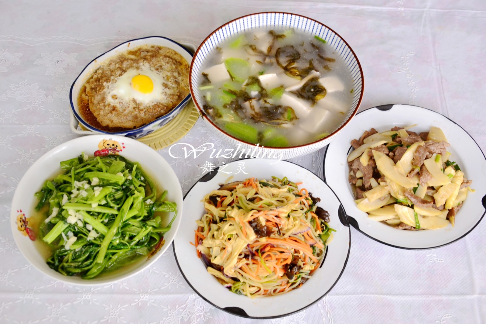 巧手妈妈准备的午餐,四菜一汤,荤素搭配营养,好吃又好做|巧手|营养