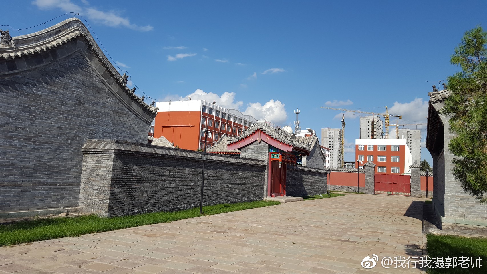 奈曼王府坐落于内蒙古自治区通辽市奈曼旗大沁他拉镇