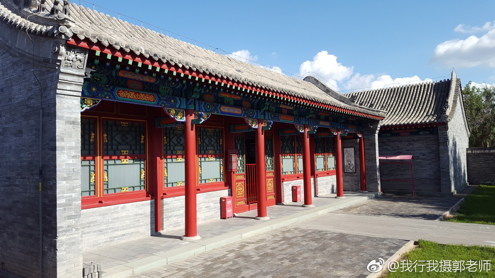 奈曼王府坐落于内蒙古自治区通辽市奈曼旗大沁他拉镇