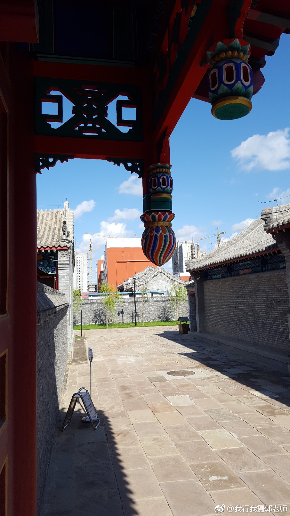 奈曼王府坐落于内蒙古自治区通辽市奈曼旗大沁他拉镇