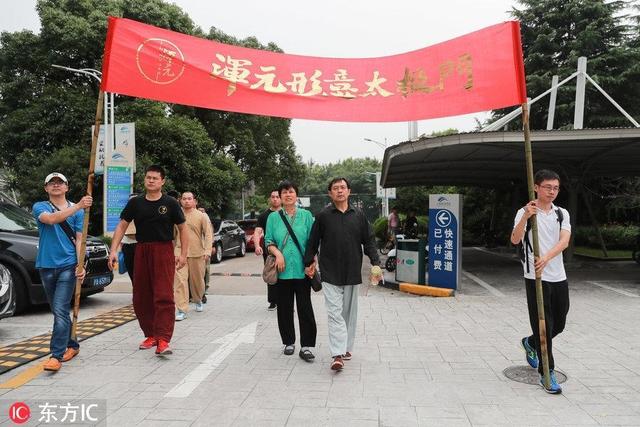 格斗狂人再次羞辱太极大师马保国，网友：我也能成大师