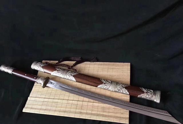 宋朝时期的斩马刀,起源于唐刀,日本刀的前身!|武器|斩马刀|唐刀_新浪新闻