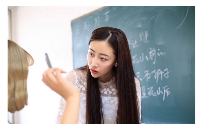 特别想当老师,考教师资格证选小学还是中学,有