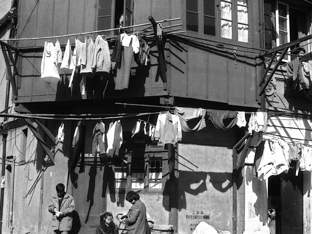 老照片 | 上海,1993年.bahai yanghui|摄影|上海|老照片_新浪新闻