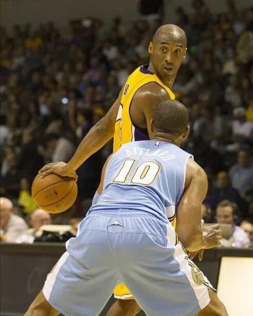 论单手抓球的帅气程度!乔科麦谁最潇洒,那个新秀邓肯你别捣乱!