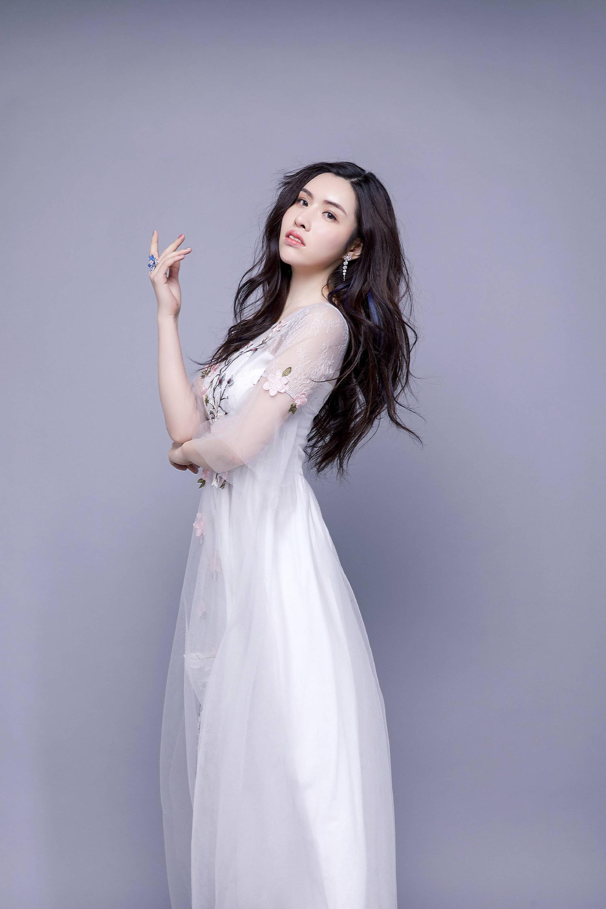 不爱拍照的模特不是一个好演员崔莹莹坐标北京身高167cm体重46kg