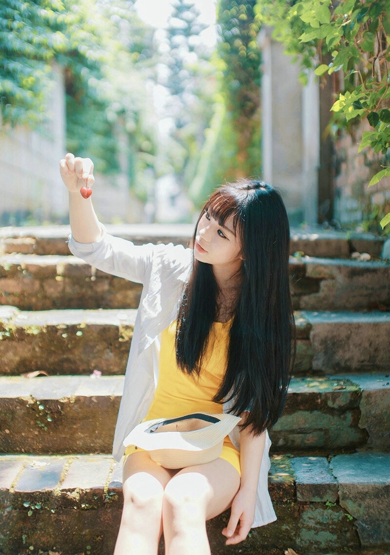 齐刘海樱桃少女清新户外纯真迷人写真集 @微相册 @微博摄影