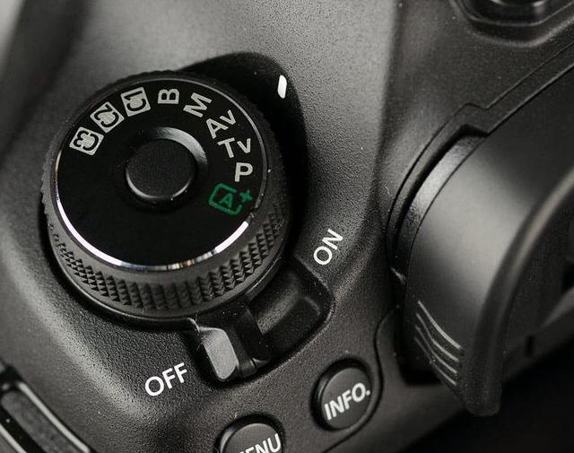 怎么防止相机镜头进灰和给相机除尘的方法