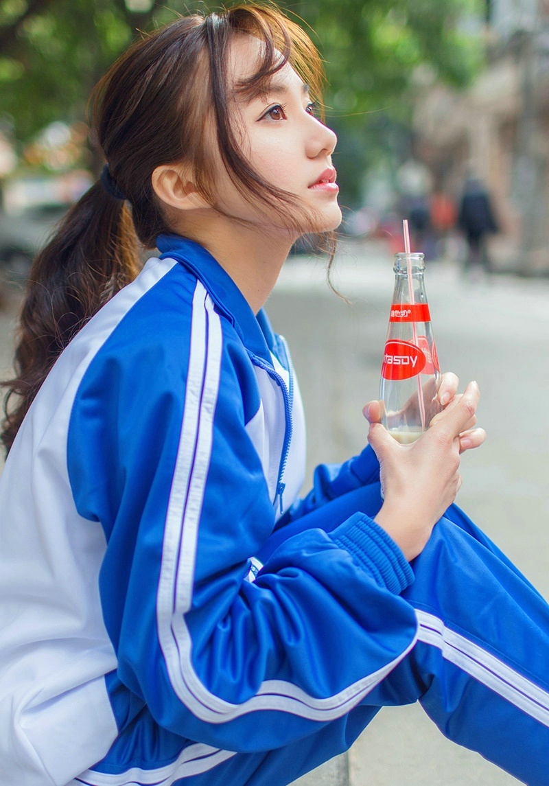 校服清纯学生妹子可爱嘟嘴卖萌写真集 @微相册 @微博摄影