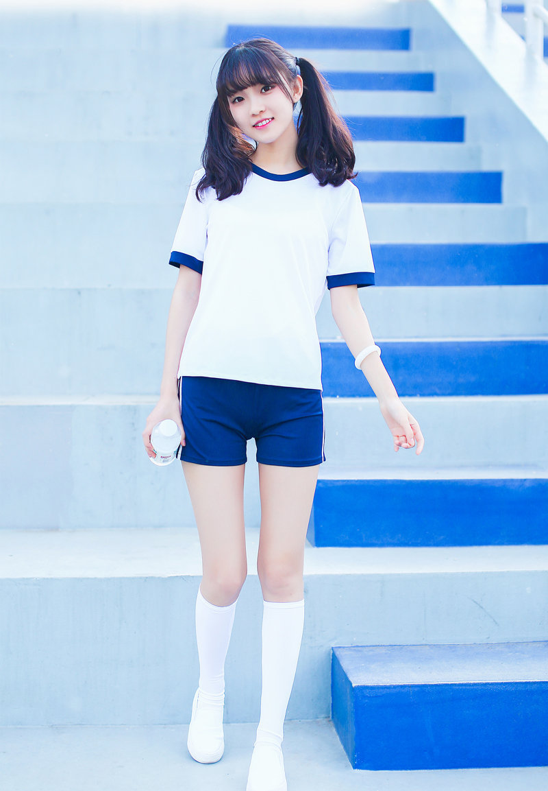 大眼睛清纯美少女双马尾运动装操场清新写真集 @微相册 @微