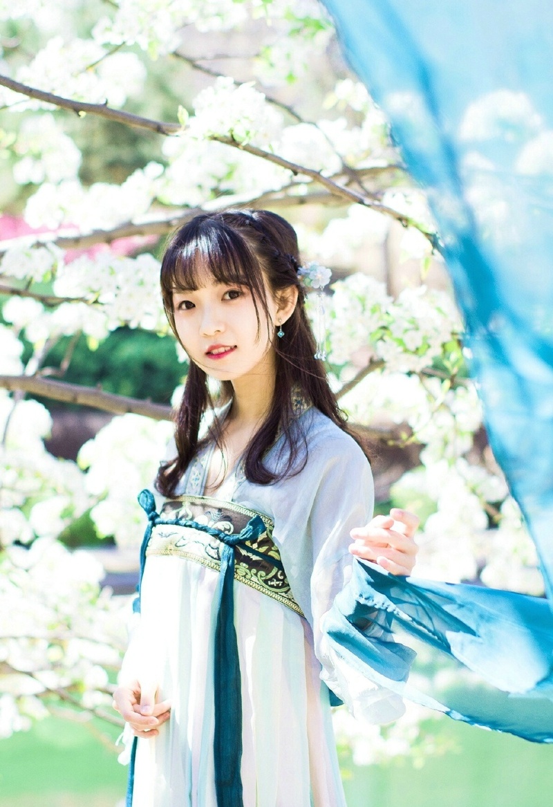 娇小妹子古装汉服清丽佳人写真集 @微相册 @微博摄影