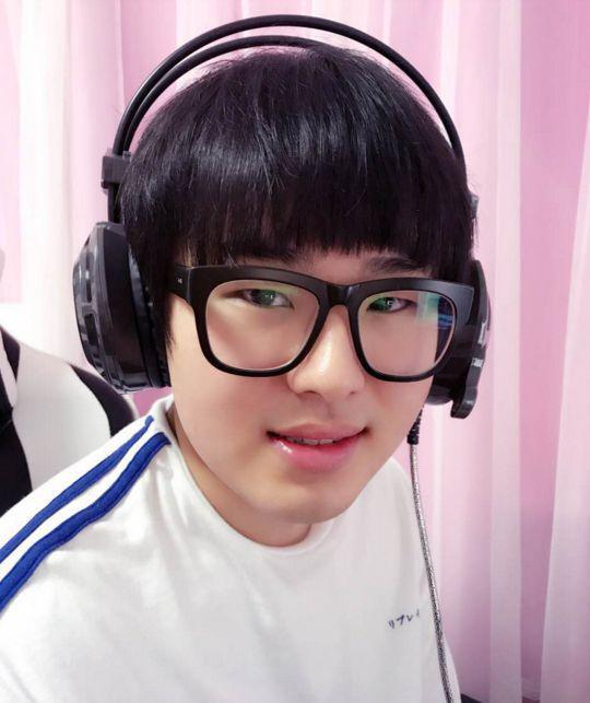 英雄联盟:faker用亚索打上了韩服第二 难道他的亚索是韩服