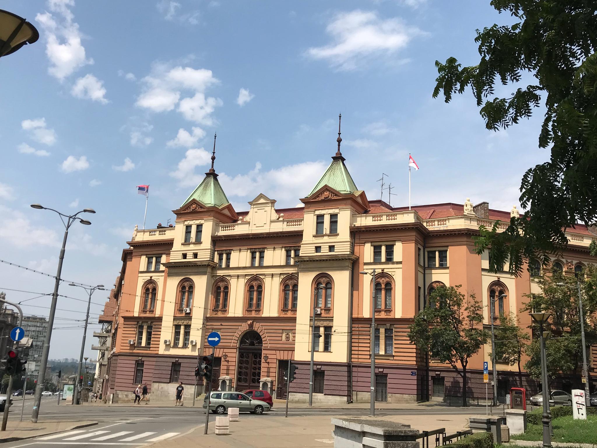 欧洲骑行24天,贝尔格莱德的城市建筑,便骑便拍的