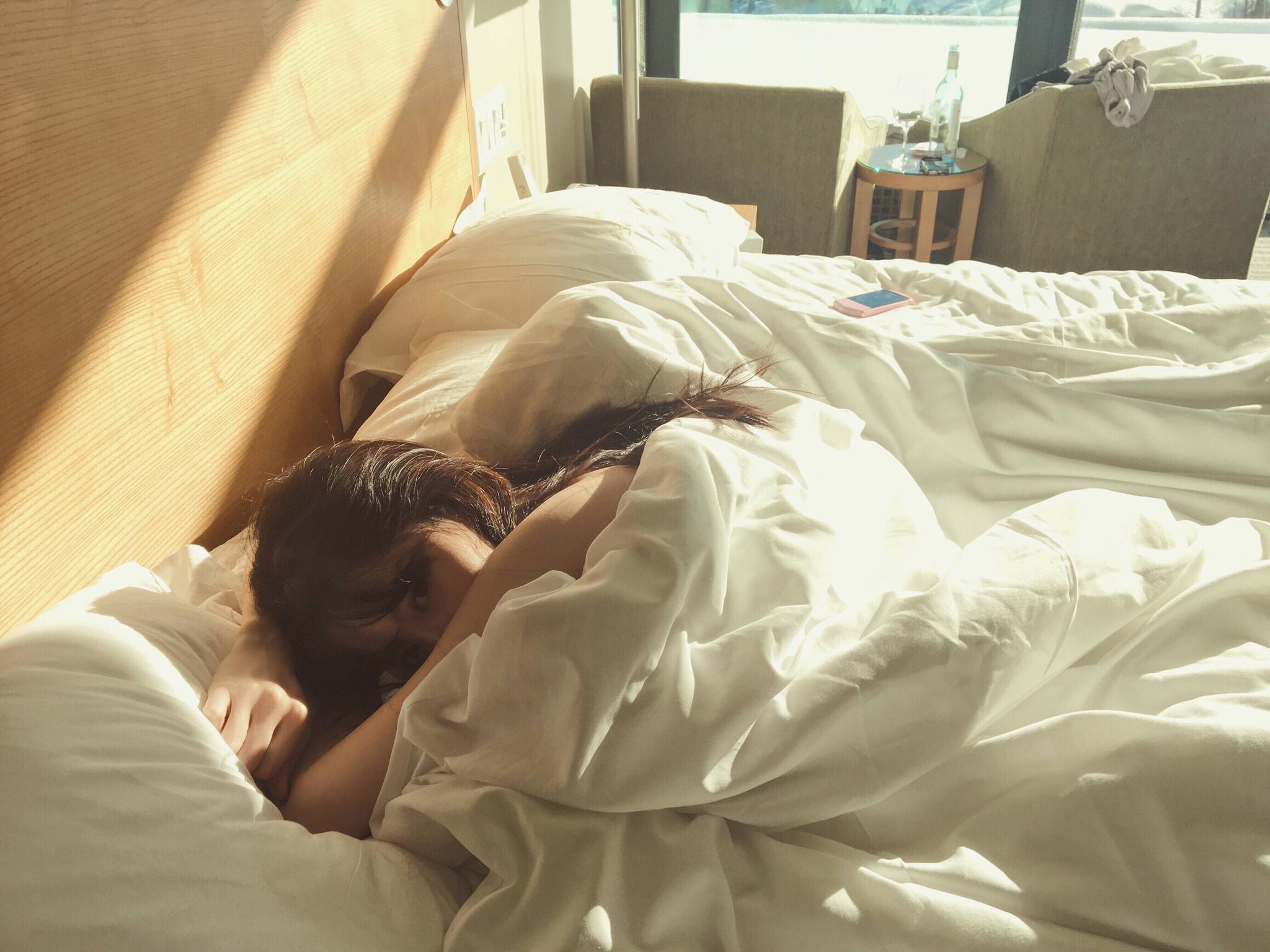 美女校花心颐yibiyibi93双子座毕业于加拿大西蒙菲莎大学金融专