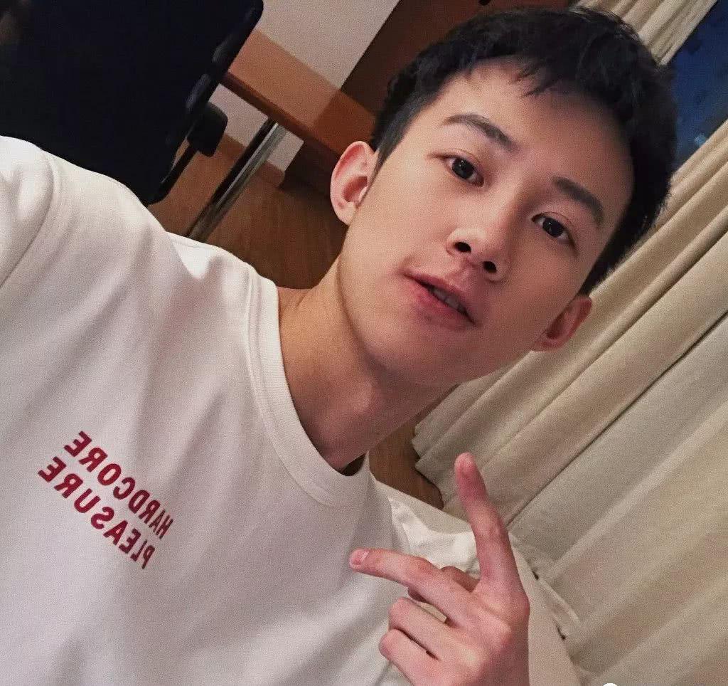 这个明显是别人家男朋友的少年,有让宝贝们失望么?