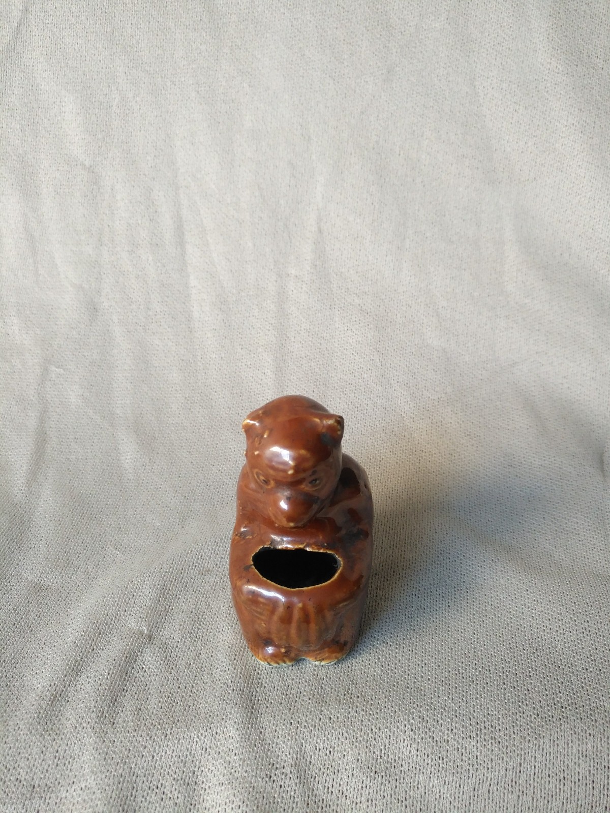 水盂通常制作成各种动物造型,猴在古代寓意深刻,如"马上封候"等等