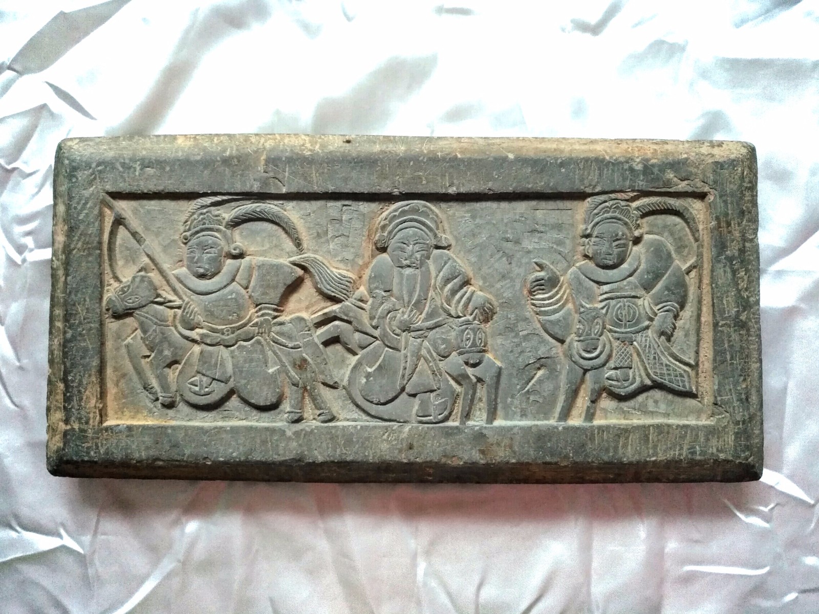 宋代儿童社火骑竹马画像石