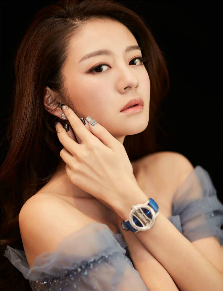 安以轩的迷人照,图一优雅迷人,图三看移不开眼