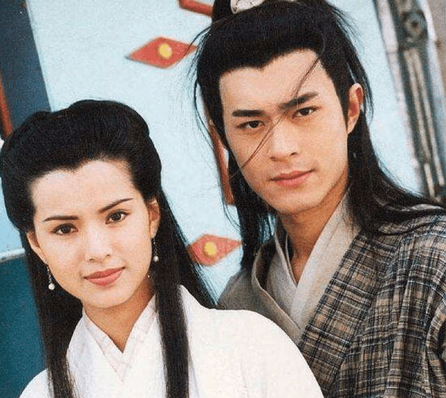 昨晚, 小龙女李若彤开了微博, 结果古天乐的微博