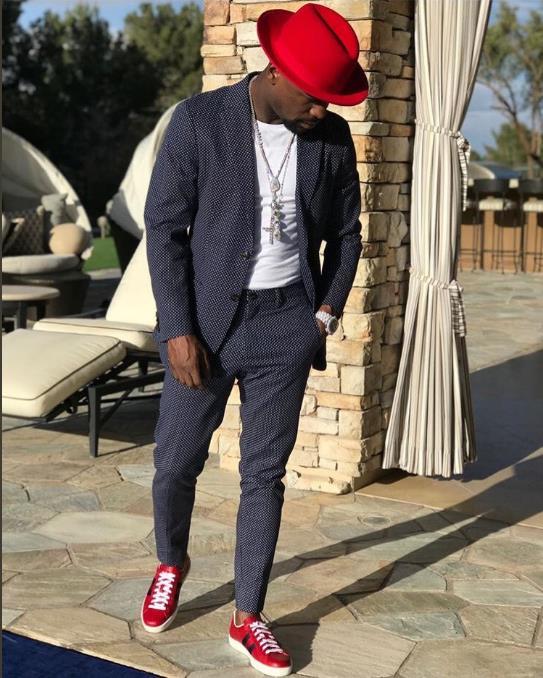 梅威瑟惊魂未定,女友却骑马狂欢,花钱买的爱情终究经不起考验