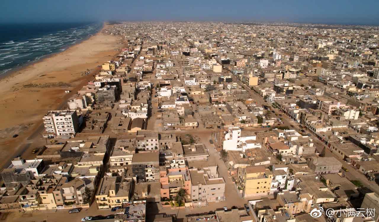 塞内加尔位于非洲西部凸出部位的最西端首都达喀尔