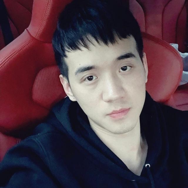 蛋蛋解说虎牙首播遭粉丝三连贝拉拉呢陈同学呢女装呢