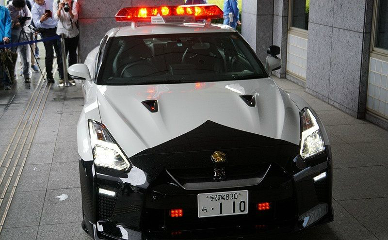 開戰神gtr的警車執勤是怎樣的體驗日本一縣城啟用gtr警車