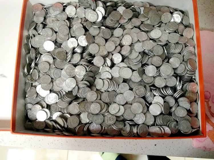 这一堆1角硬币,有人说它增值12倍,你手里或许也有!