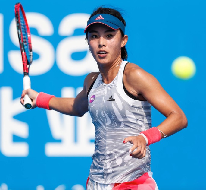 网球女神王蔷集锦,肌肉线条很美