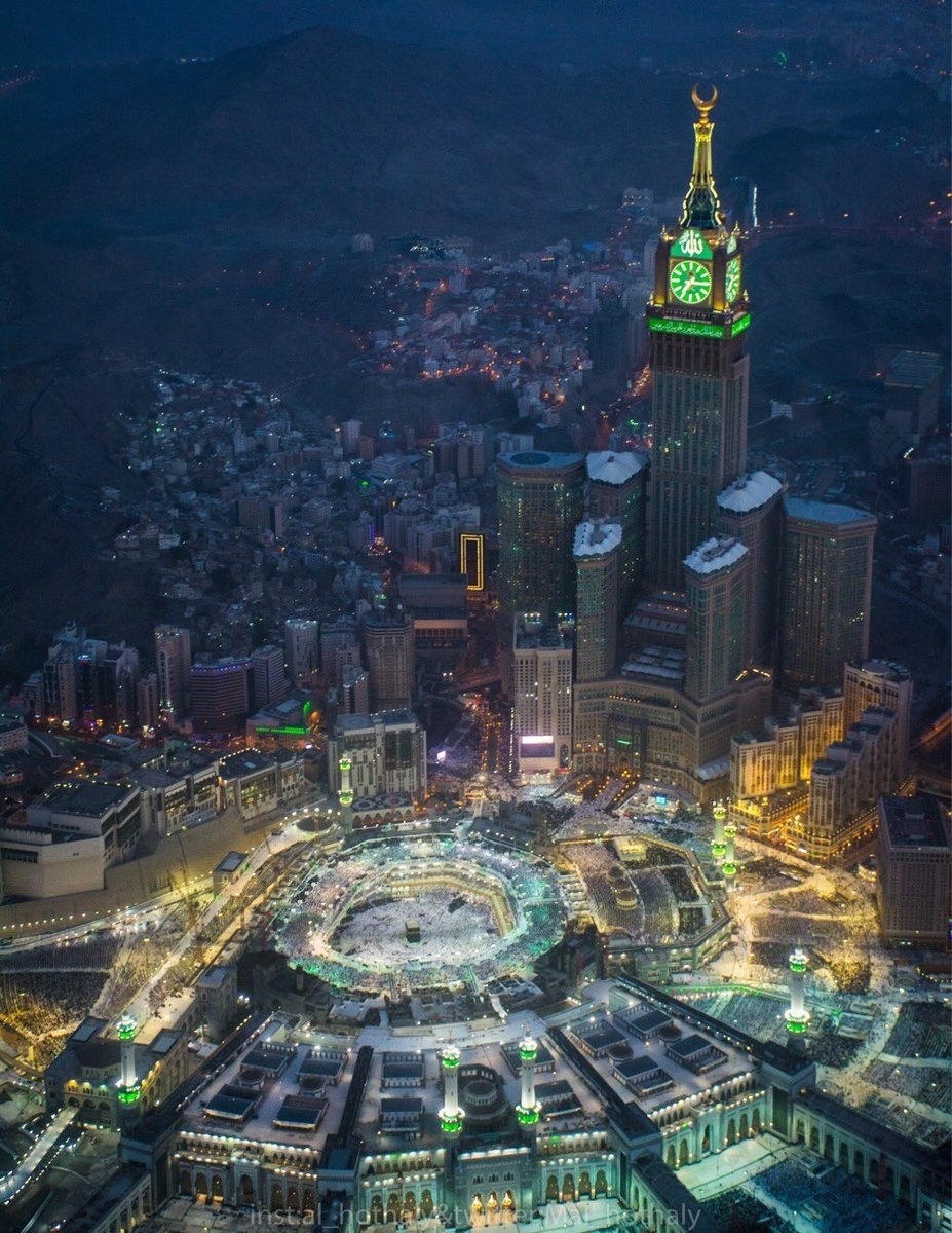 被闪电击中的沙特阿拉伯麦加的皇家钟塔酒店