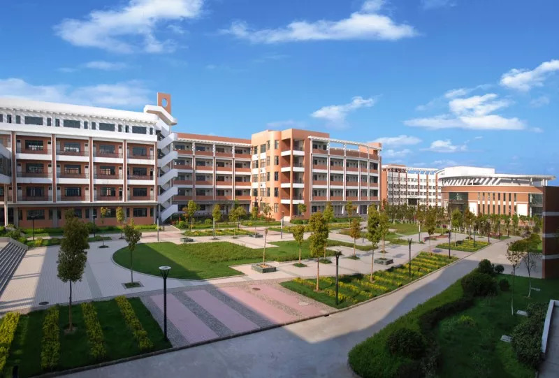 合肥一六八中学创办于2002年,是一所年轻而充满活力,办学成果卓越的