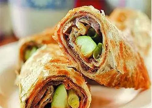天津人奏耐吃大饼卷一切,不信你看?|大饼|炸串|天津_新浪新闻