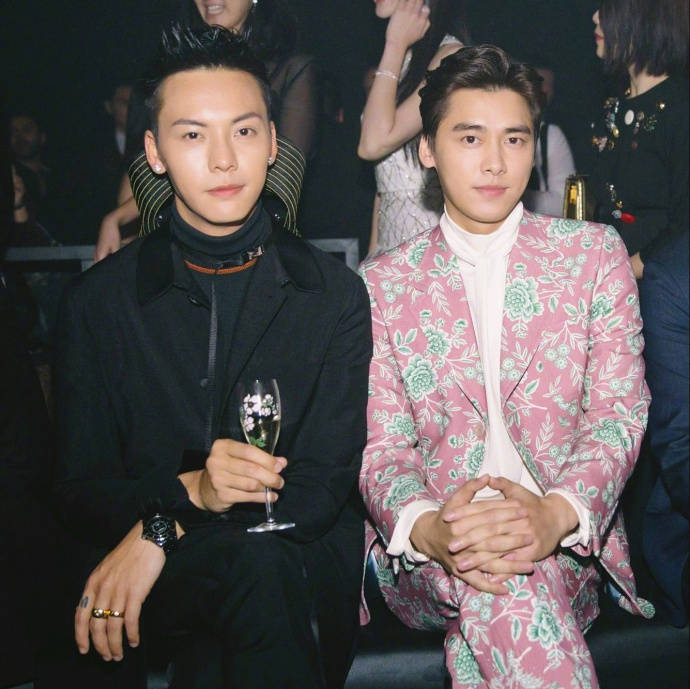 陈伟霆李易峰 一粉一黑 迷之cp感