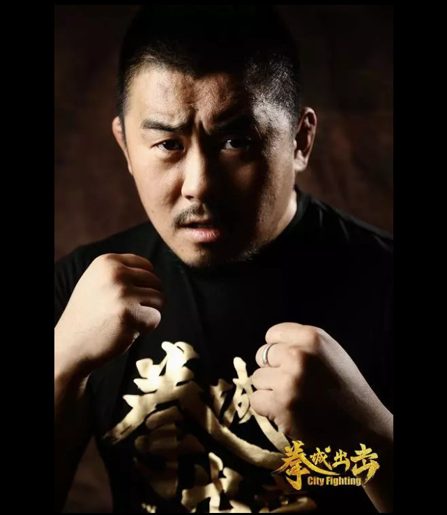 其实,当你听过他的直播节目——"冬哥辣评",以及在2018年4月20日晚,当