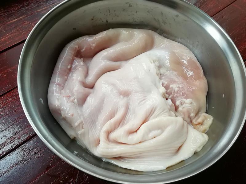 猪的这个部位,价格比排骨还贵,吃着比肉香,最适合用来下酒