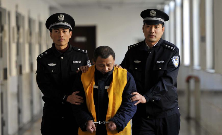 小伙染上恶习,竟对女室友做出这种事,网友:防火防盗防室友