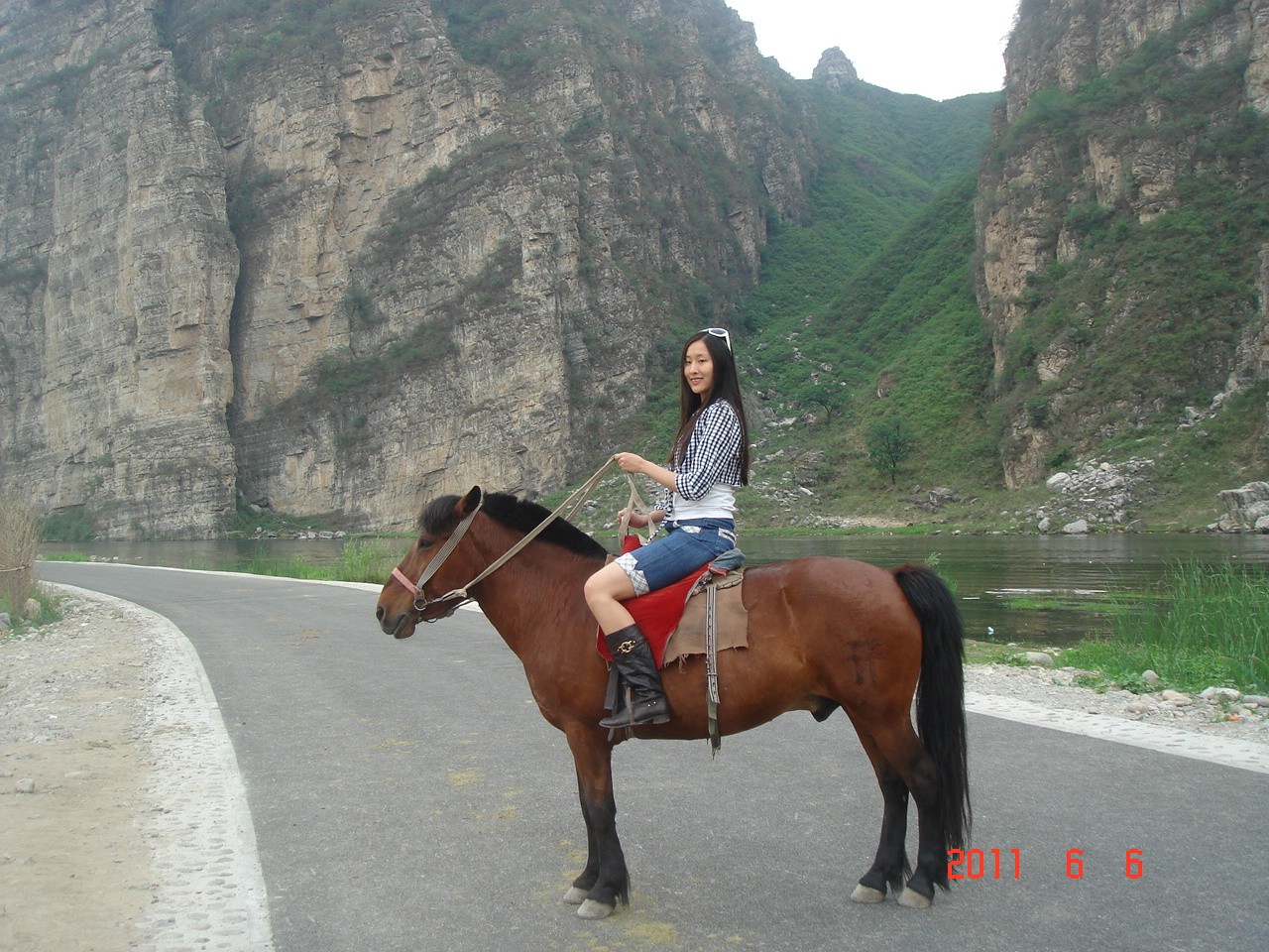 年輕女子戶外騎馬圖片素材-JPG圖片尺寸6720 × 4480px-高清圖案501416644-zh.lovepik.com