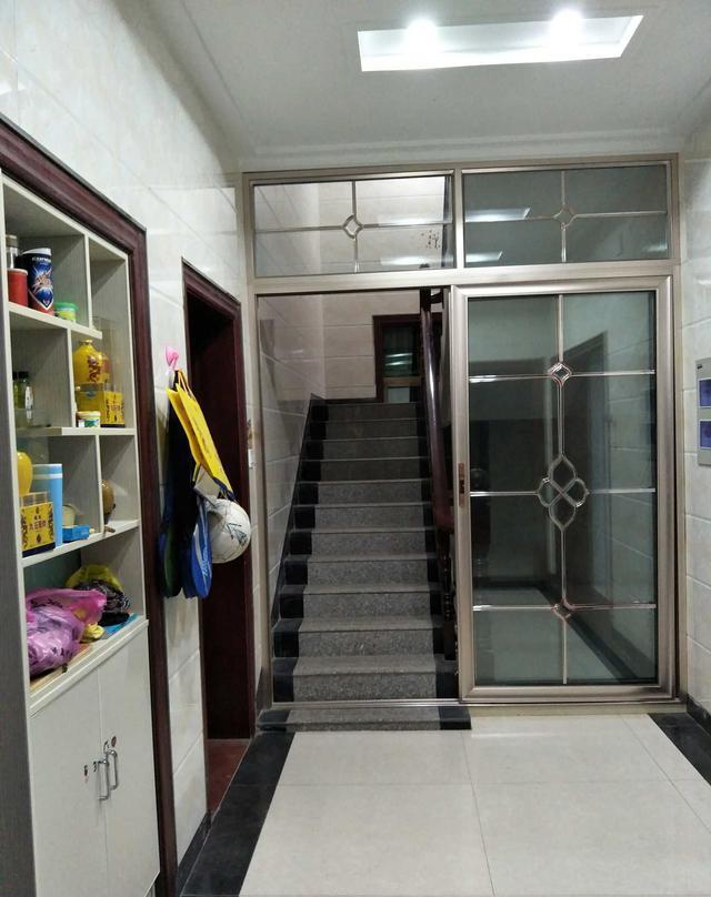 晒晒朋友的农村自建房, 大家看如何.