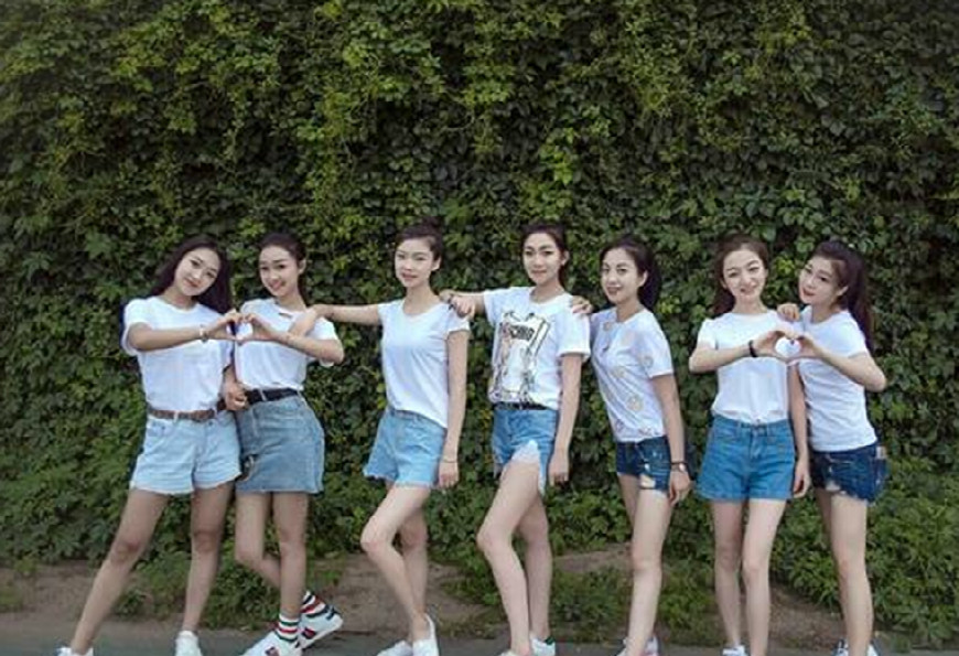 高考过后晒毕业照,素颜高中生,网友,又是别人家的女同学