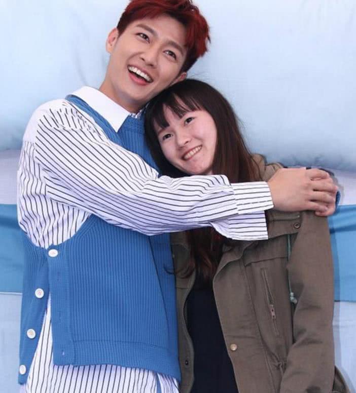 炎亚纶活动晒狗粮,与女朋友似爱情偶像剧,飞轮海终于集体脱单啦