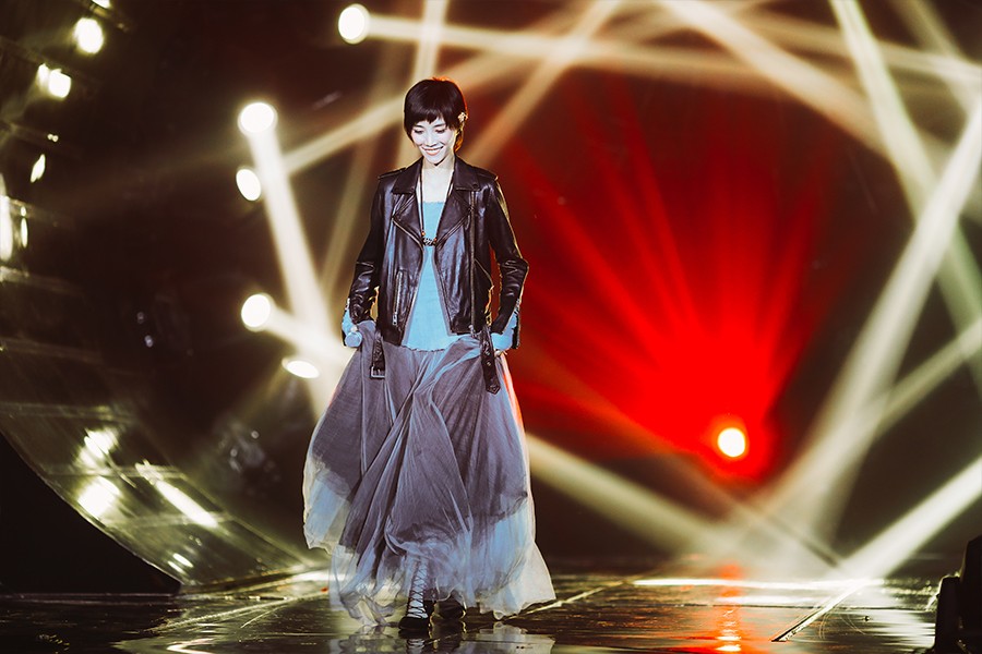 "好歌安利机"苏诗丁重返竞演舞台 高难度演绎音乐剧版《红眼睛》