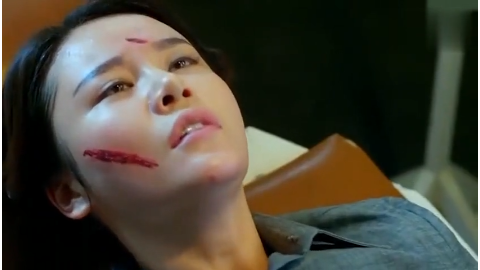 女特工被抓后用上这种酷刑没有一个不说实话