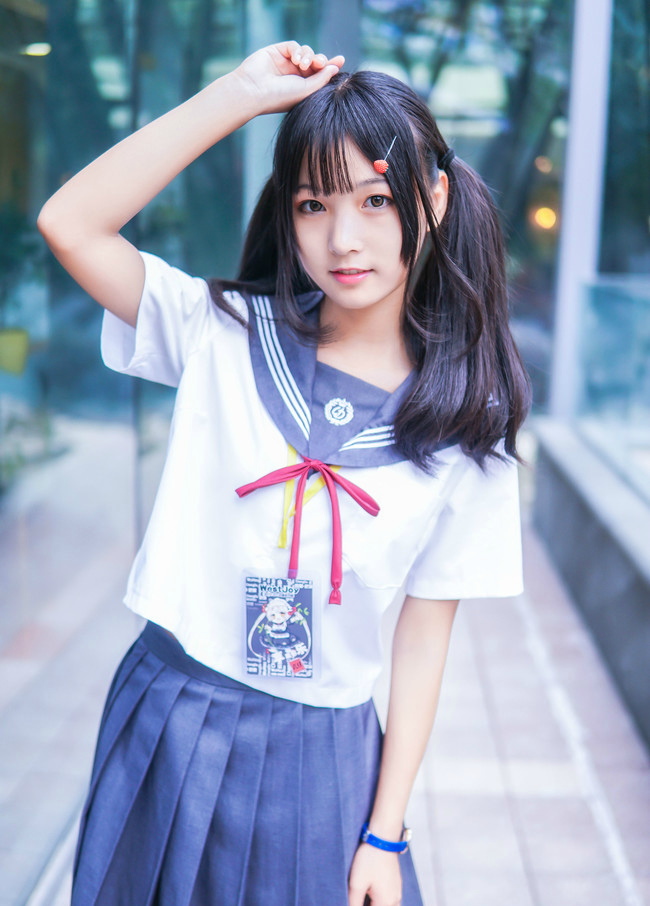 可爱的双马尾小姐姐穿上水手服,网友,真是太可爱