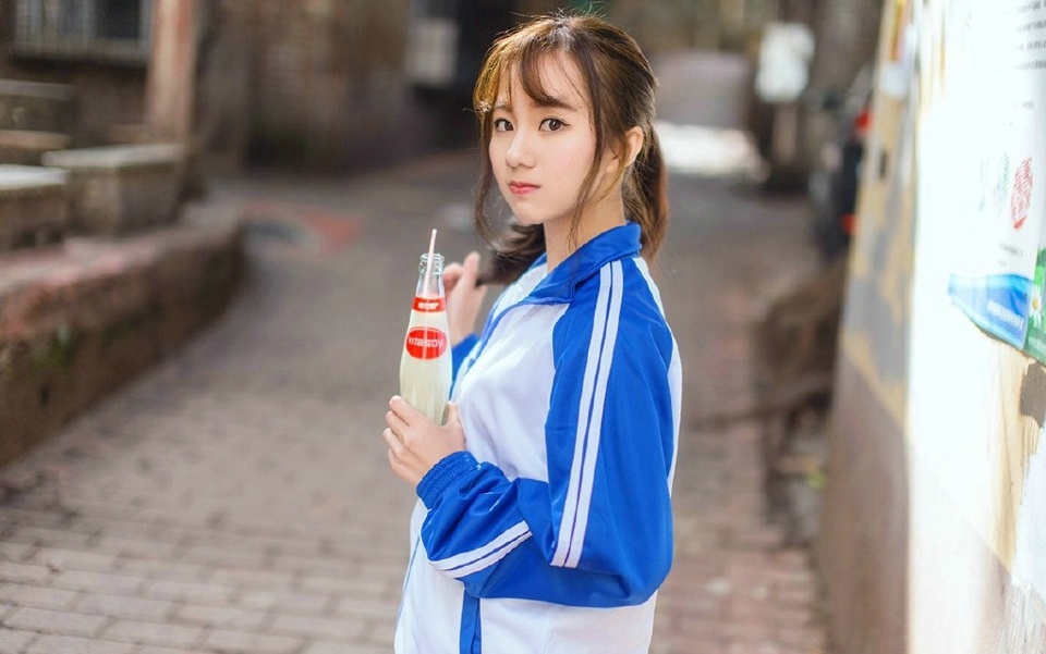 校服清纯学生妹子可爱嘟嘴卖萌写真集 @微相册 @微博摄影