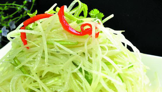 佛手瓜的食用方法很多,鲜瓜可切片,切丝,作荤炒,素炒,凉拌,做汤,涮