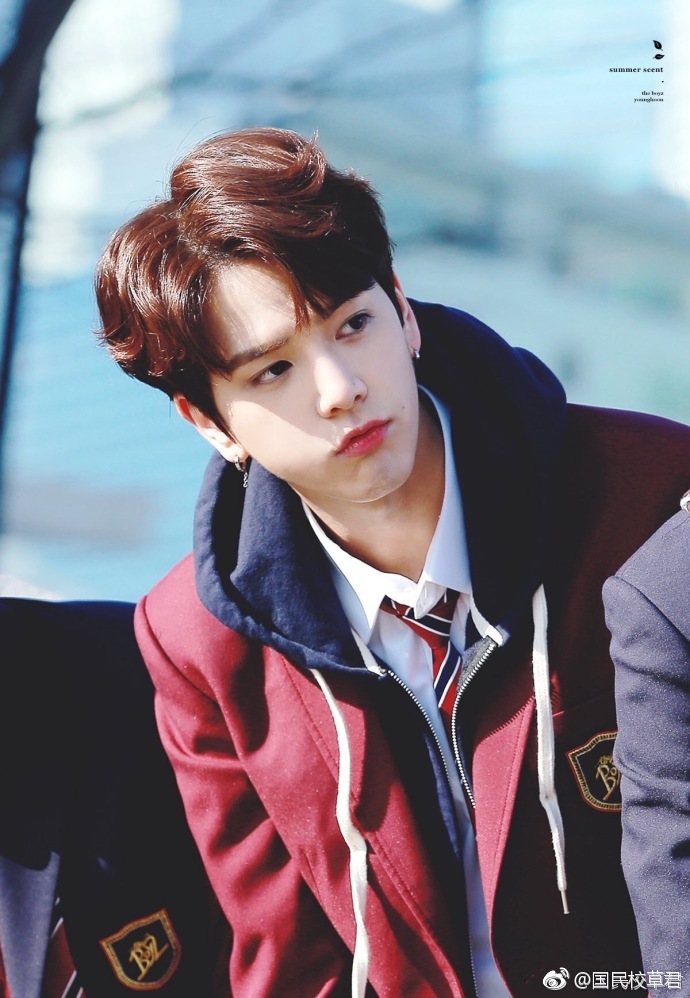 金泳勋韩国新男团成员97年的小奶狗这个颜值可以的